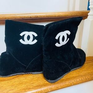 An kle boots Black Suede Comfort size 7-7 .5